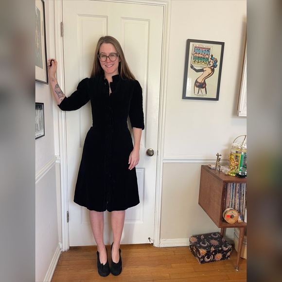 Vintage Dresses & Skirts - 30s Vintage Black Silk Velvet Dress w Puff Shoulders